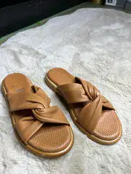 כפכפי עור אורה שחור, חום, ירוק