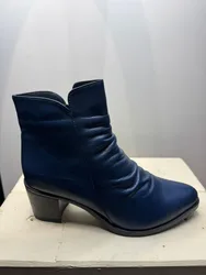 מגפי נוחות עור עקב כחול.